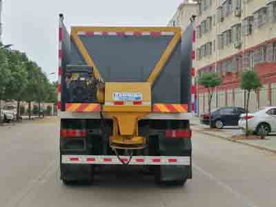 國(guó)六重汽汕德卡后雙橋除雪車(chē)